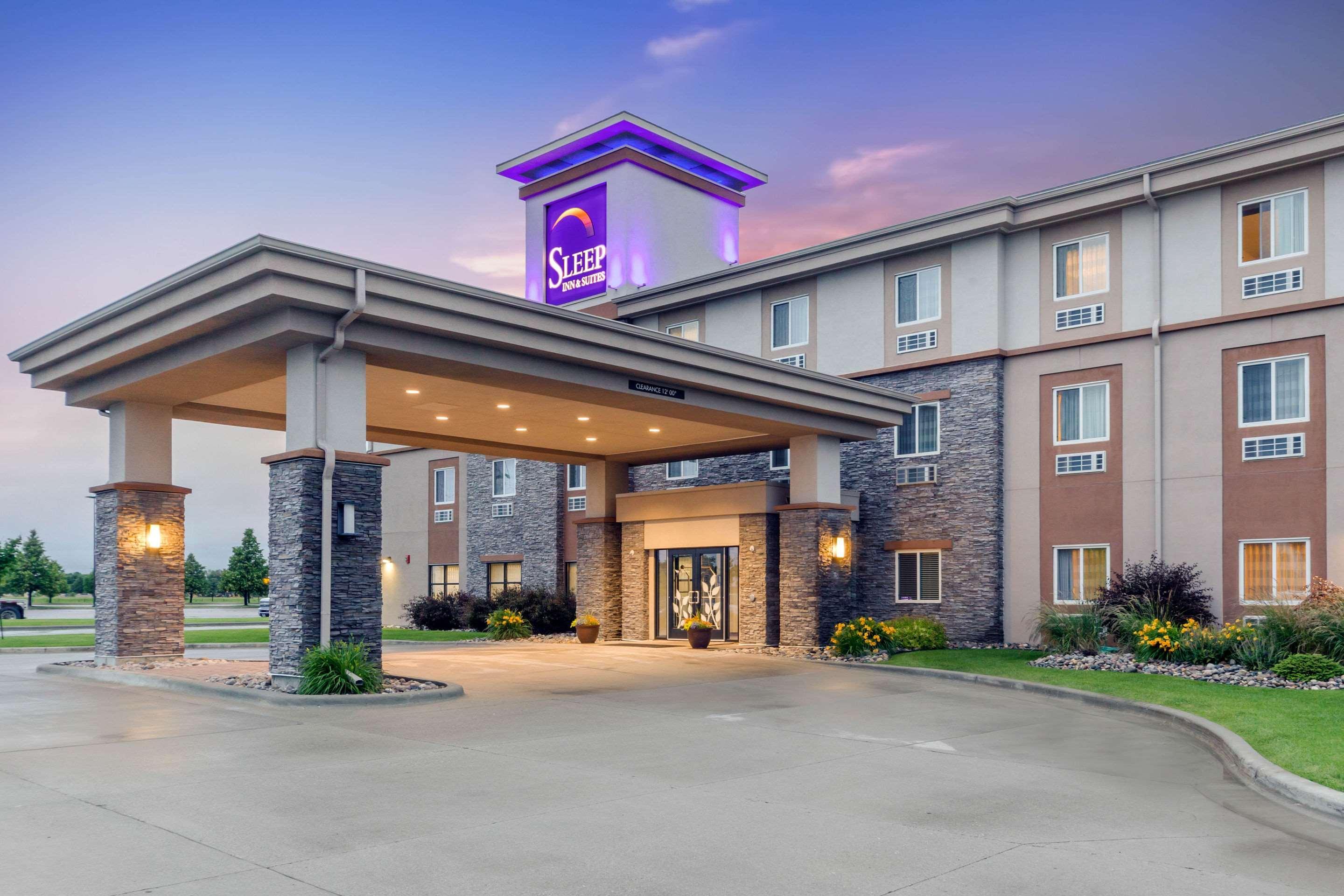 Sleep Inn & Suites Grand Forks Near Alerus Center Exterior foto